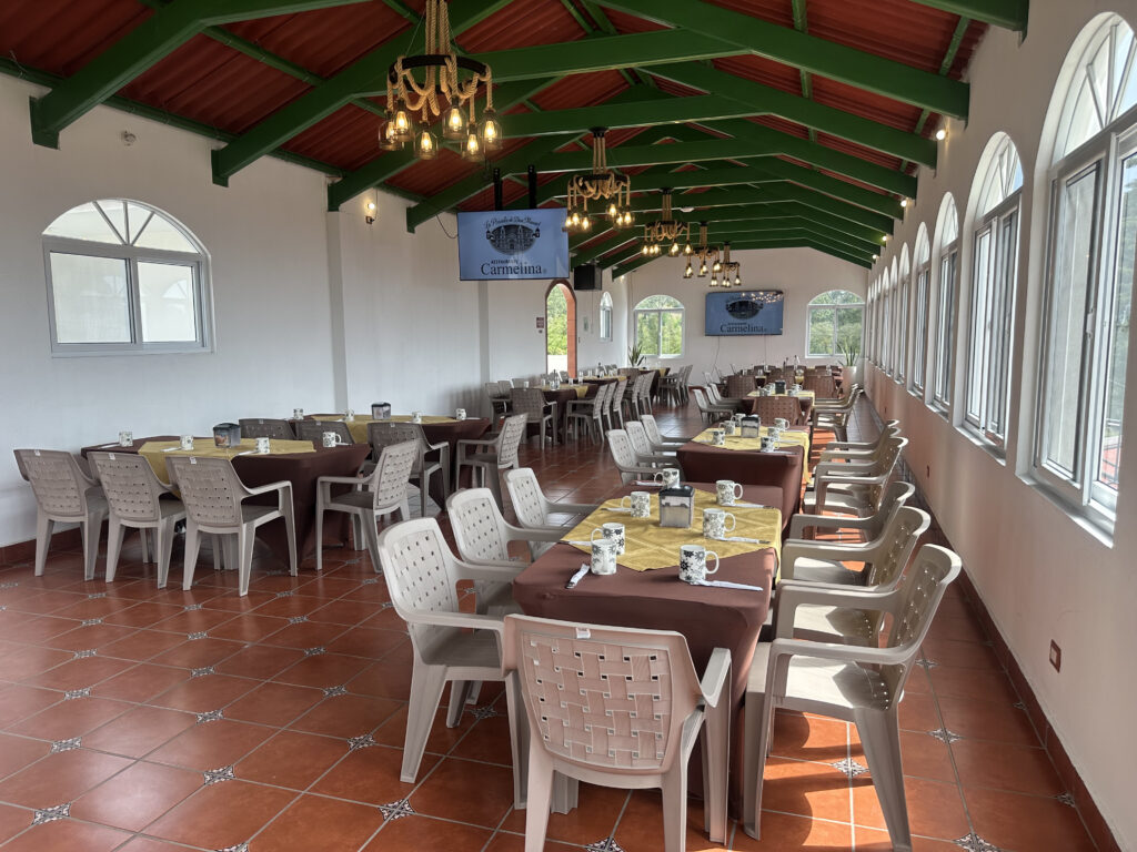 Salón los arcos dorados